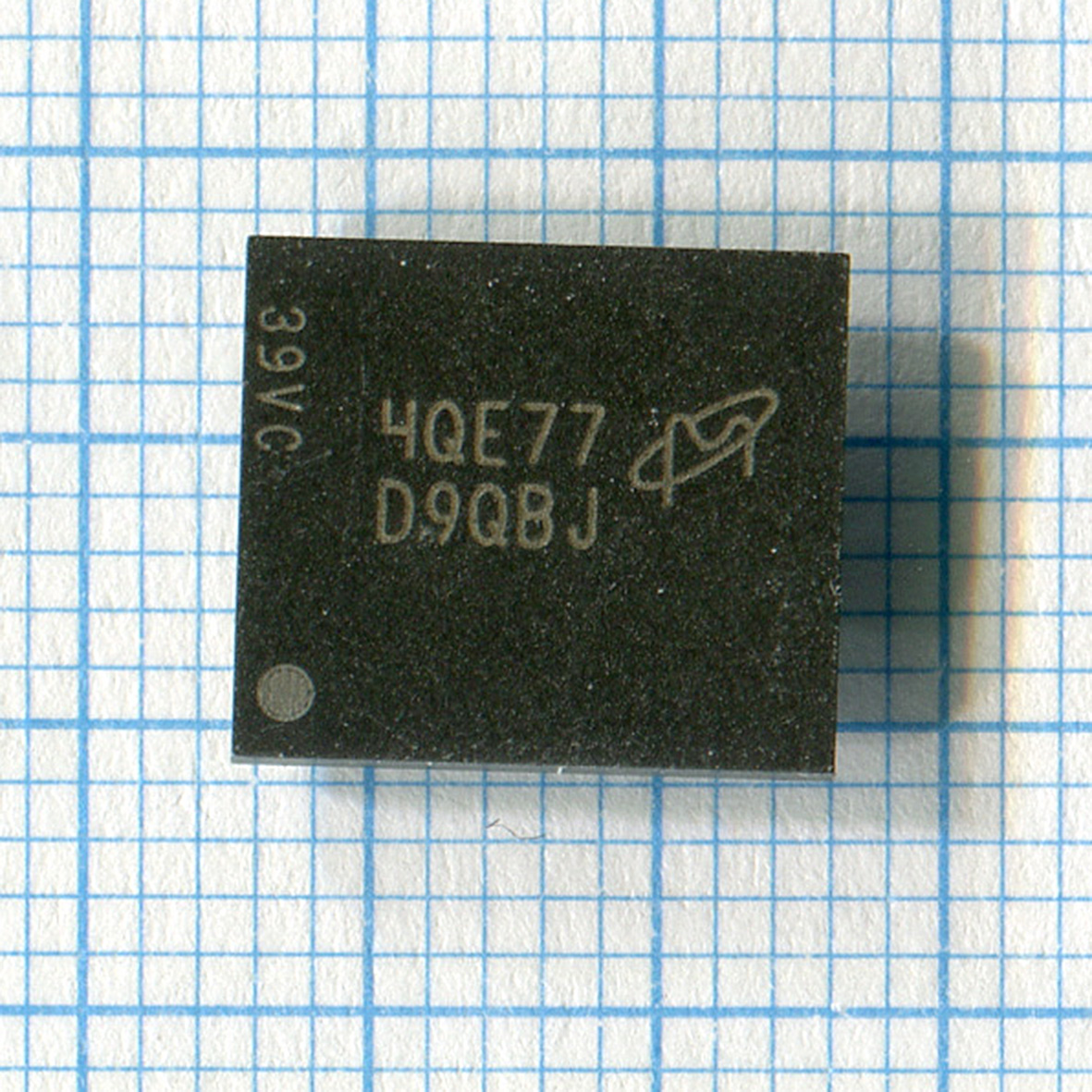 Микросхема памяти MT41K512M8RH-125:E D9QBJ с разбора